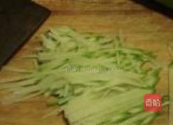 萝卜丝炒虾皮的做法图解1