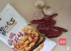 麻辣金钩香酥花生的做法图解2