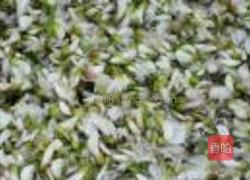 槐花炒蛋的做法图解2