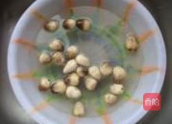 红白豆腐溜草菇的做法图解2