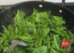 蒜泥凉拌豌豆苗的做法图解3