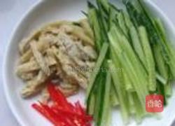 孜然黄瓜水面筋的做法图解1