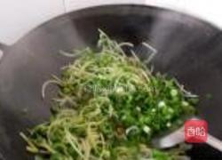 蒜香黑豆苗的做法图解6