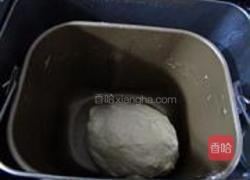 豆沙馅餐包的做法图解2