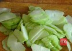 佛手瓜炒鸡蛋的做法图解1