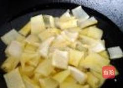 香菇炒猪皮的做法图解4