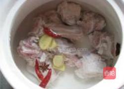 羊骨萝卜汤的做法图解2