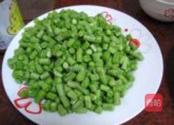 蚬肉炒豆角的做法图解2