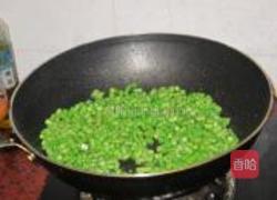 蚬肉炒豆角的做法图解5
