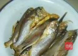 香煎小黄鱼的做法图解1