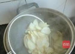 茨菰蒜苗炒肉片的做法图解3