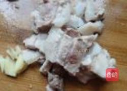 花肉洋葱土豆片的做法图解1