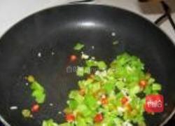 三椒炒牛肉的做法图解7