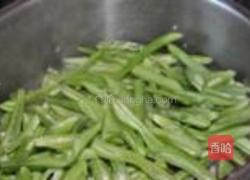 长扁豆炒培根的做法图解4