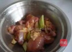 原汁疙瘩鸡的做法图解2