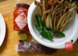 干锅茶树菇的做法图解1