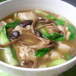 茶树菇冻豆腐汤的做法[图]