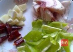 五花肉炒笋片的做法图解2