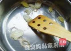 西芹炒菱角的做法图解5