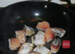 花生咸青鱼煲的做法图解3