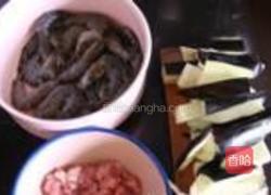 鱼香茄虾的做法图解1