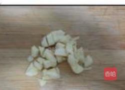 青红椒煸小鱼干的做法图解2