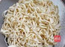 炝拌干丝的做法图解1