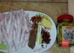 泡椒凤爪的做法图解1