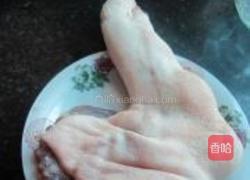 黑豆豉蒸猪蹄的做法图解1