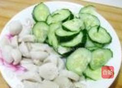 黄瓜炒鱼丸的做法图解3