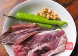 鹰嘴豆鱿鱼丝小炒的做法图解1