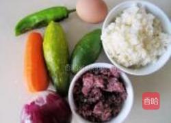 杂疏炒黑白米饭的做法图解1