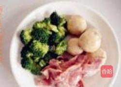 西蓝花口蘑炒培根的做法图解1