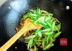 芹菜炒面筋的做法图解9