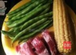 排骨豆角炖玉米的做法图解1