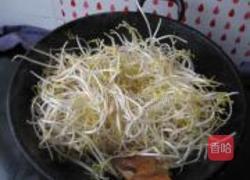 绿豆芽炒肉的做法图解5