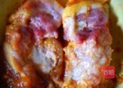 微波蒜香烤肉的做法图解1