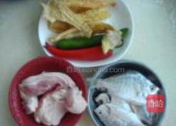 腐竹立鱼煲的做法图解1