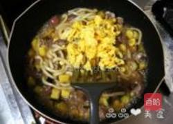 蒜香鸡胗炒乌冬的做法图解8