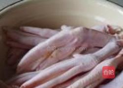 鲍汁鸭掌的做法图解1