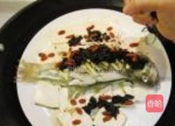 橄榄菜蒸鲈鱼的做法图解5