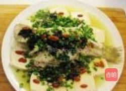 橄榄菜蒸鲈鱼的做法图解7