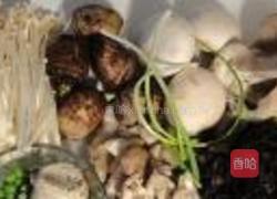 菌菇毛芋汤的做法图解1