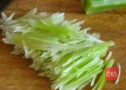 清炒莴苣丝的做法图解1