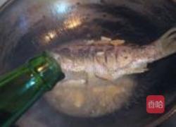 胡萝卜焖鲫鱼的做法图解3