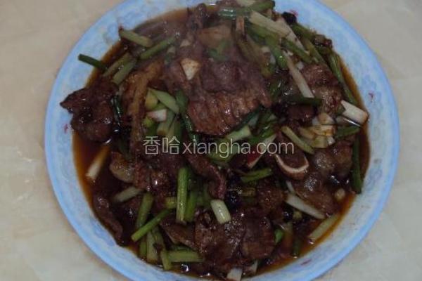 盐碱蒜苔回锅肉