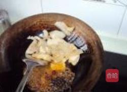 盐碱蒜苔回锅肉的做法图解2