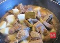 咖喱牛腩燜土豆的做法圖解8