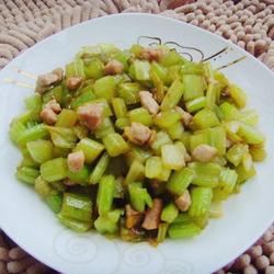 猪肉芹菜丁的做法[图]