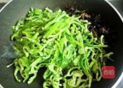 青椒炒肉丝的做法图解7